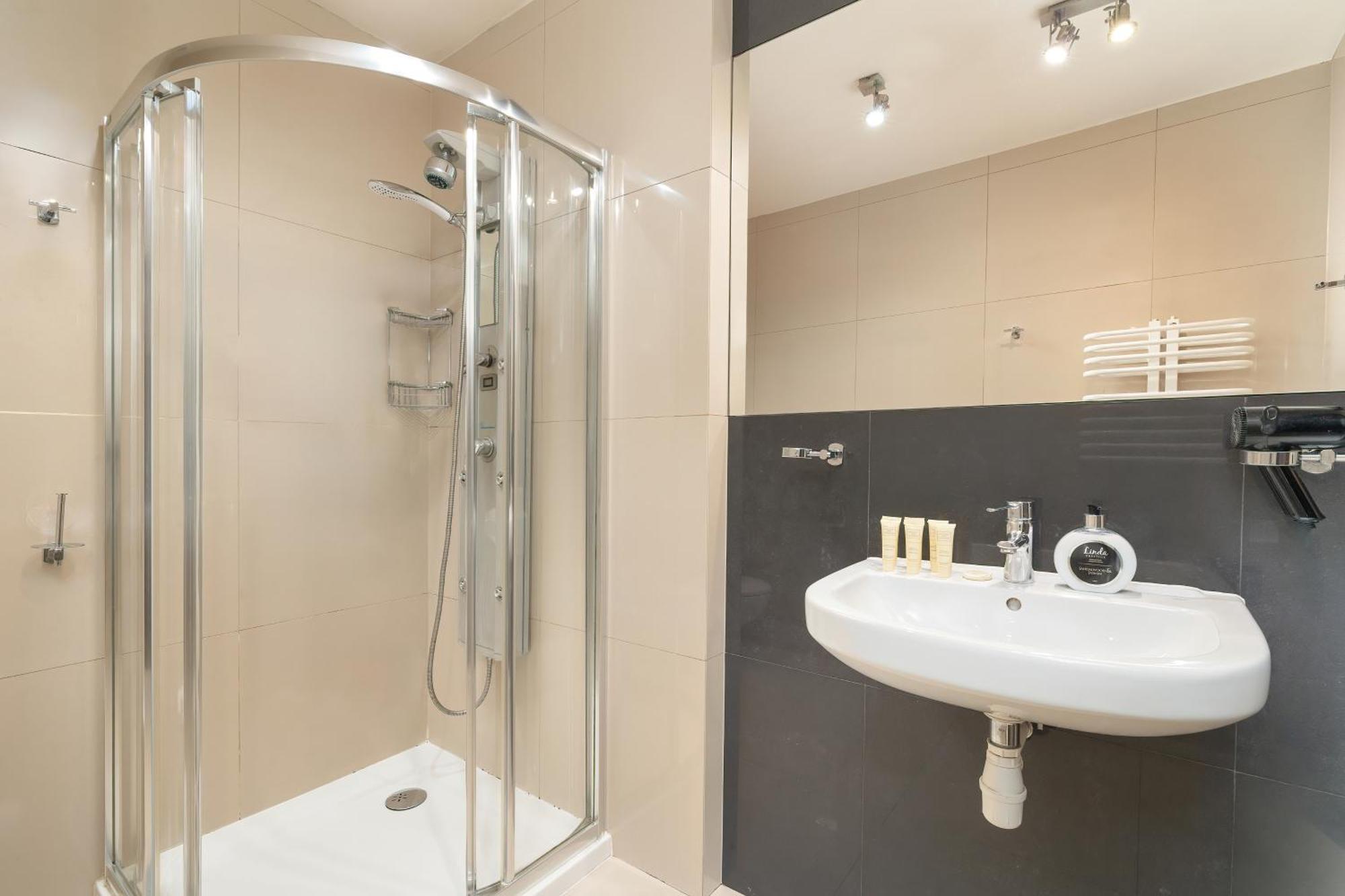 Przestronne Apartamenty W Zakopanem Z Trzema Sypialniami I Parkingiem By Noclegi Renters Exterior photo